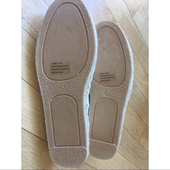 FREE NWT White Eyelet Espadrilles - Picture 4 of 7